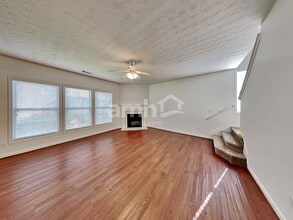127 Oleander Way in Canton, GA - Foto de edificio - Building Photo