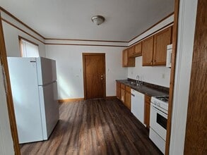 1014 Arlington Ct in Davenport, IA - Building Photo - Building Photo