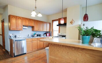 346 Faneuil St, Unit 2 in Boston, MA - Foto de edificio - Building Photo