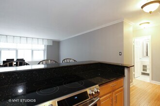 777 N Michigan Ave in Chicago, IL - Building Photo - Building Photo