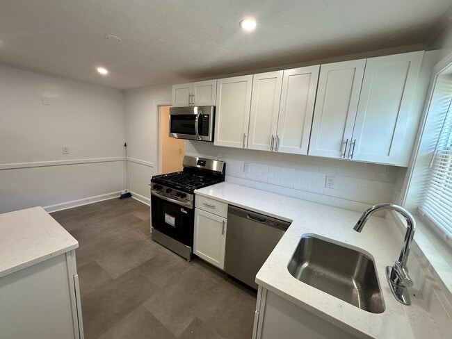 186 Summit Ave, Unit 1 in Quincy, MA - Foto de edificio - Building Photo