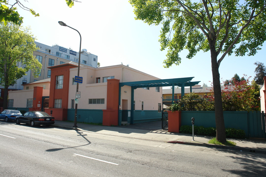 Erna P. Harris in Berkeley, CA - Foto de edificio