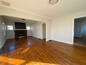 372 S Douglas Ave in Springfield, OH - Building Photo - Building Photo