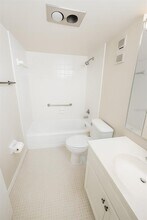1056 E Michigan St in Orlando, FL - Building Photo - Building Photo