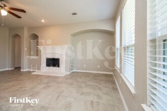 8235 Longear Ln in Rosenberg, TX - Building Photo - Building Photo