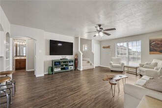 2919 McLaren Dr in College Station, TX - Building Photo - Building Photo