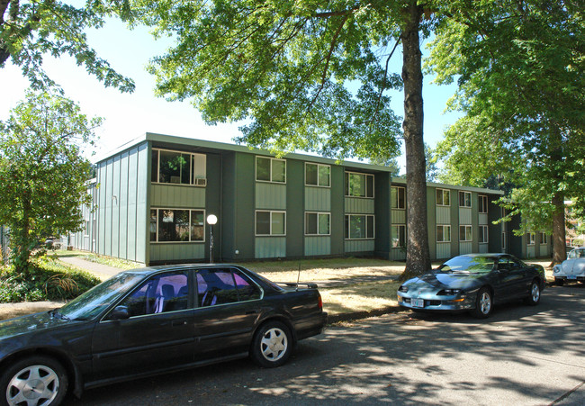 Wallerwood Apartments in Salem, OR - Building Photo - Building Photo