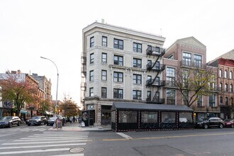292 Bedford Ave in Brooklyn, NY - Building Photo - Building Photo