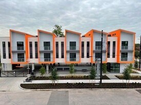 3113 St Charles St in Houston, TX - Building Photo