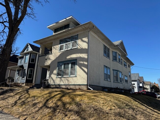 1428 Arlington Ave in Davenport, IA - Building Photo - Building Photo