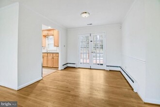 7324 Braddock Rd in Annandale, VA - Building Photo - Building Photo