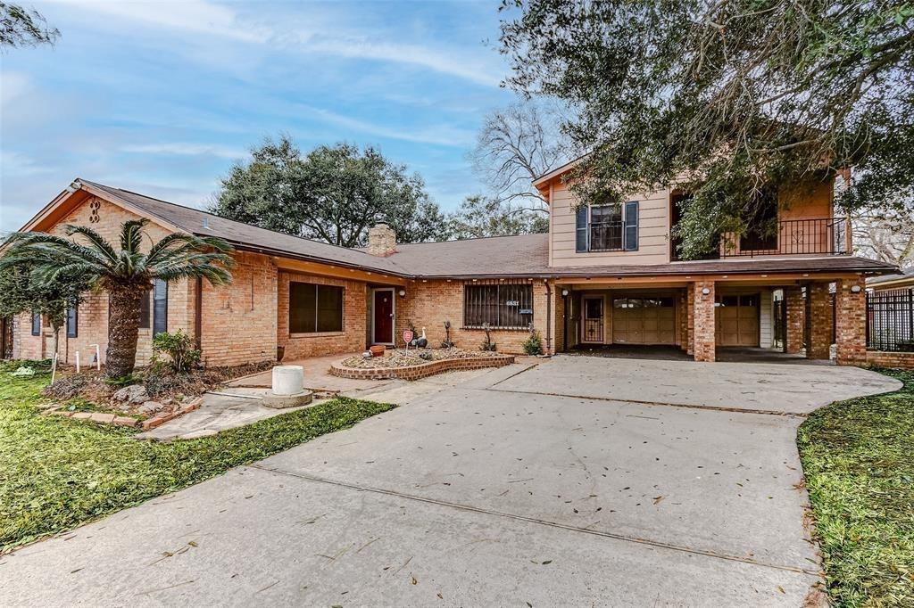 6831 Reed Rd in Houston, TX - Building Photo