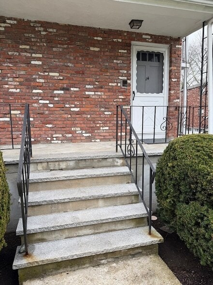 14 Kippy Dr, Unit 2 in Newton, MA - Building Photo - Building Photo