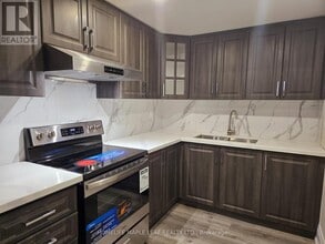 54 Cattrick St in Mississauga, ON - Building Photo - Building Photo