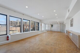 4837 W Irving Park Rd in Chicago, IL - Building Photo - Building Photo