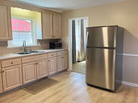 26 McDonald Rd in Hampton, VA - Building Photo