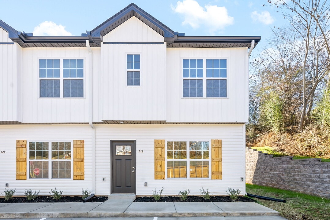 Spring St. Townhomes in Dover, TN - Building Photo