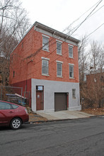 111 Orchard St in Yonkers, NY - Building Photo - Building Photo