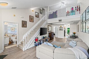 318 SE 23rd Ave in Boynton Beach, FL - Building Photo