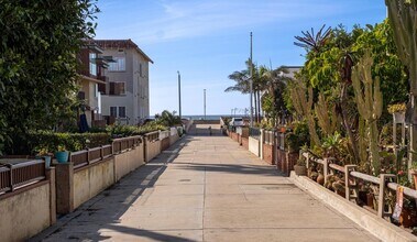 63 9th Ct in Hermosa Beach, CA - Building Photo - Building Photo