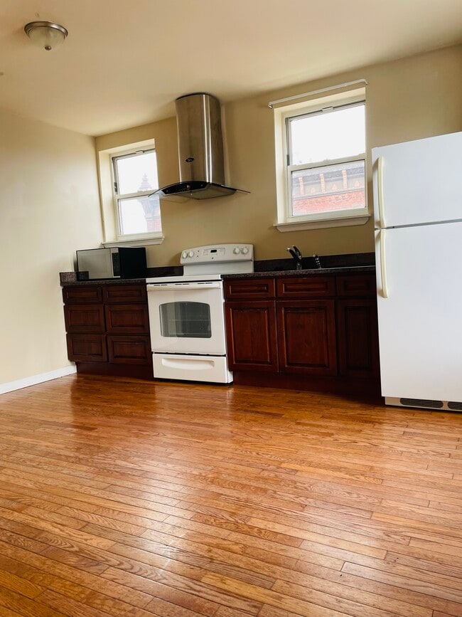 1520 Moore St, Unit 1st Floor