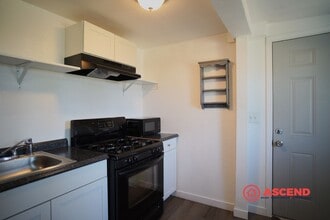 2204 Oregon St in Bakersfield, CA - Building Photo - Building Photo