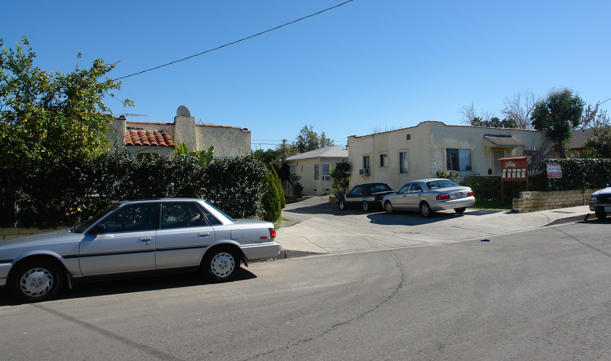 5302-5308 Auckland Ave in North Hollywood, CA - Foto de edificio
