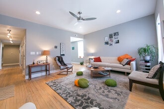 1301 N Alabama St, Unit 3 in Indianapolis, IN - Building Photo - Building Photo