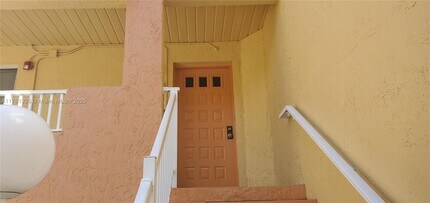 1103 Coral Club Dr in Coral Springs, FL - Building Photo - Building Photo
