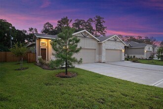 9721 Grosbeak Ln in Magnolia, TX - Foto de edificio - Building Photo