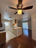 375 Lighthouse Dr in Vallejo, CA - Building Photo