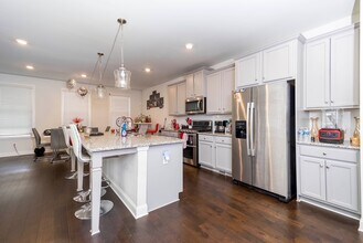 2345 Tarben Dr in Snellville, GA - Foto de edificio - Building Photo