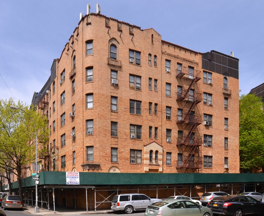 2100-2110 Bronx Park E in Bronx, NY - Foto de edificio