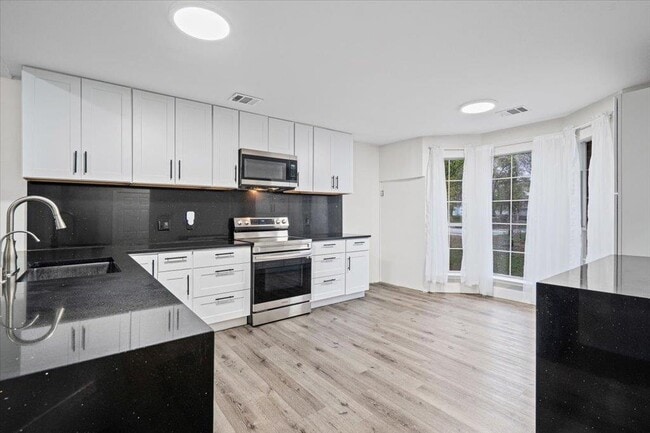 158 Oak River Dr in Cedar Creek, TX - Building Photo - Building Photo