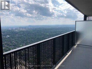 8 Eglinton Ave E in Toronto, ON - Building Photo - Building Photo