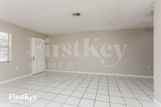 6025 SW 37th St in Miramar, FL - Foto de edificio - Building Photo