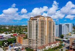3232 SW 22nd St, Unit 1004 in Miami, FL - Building Photo
