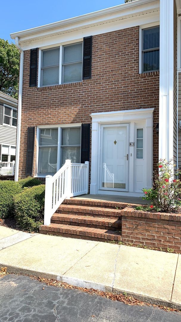 property at 6702 Jefferson Pl