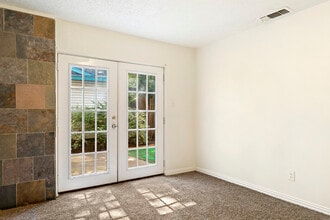 421 San Mateo Dr in Garland, TX - Foto de edificio - Building Photo