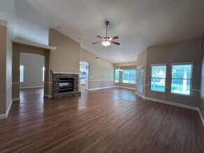 4944 W Lark Ave in Visalia, CA - Building Photo - Building Photo