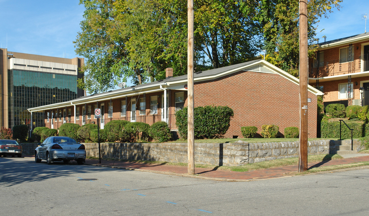 223 Mountain Ave SW in Roanoke, VA - Building Photo