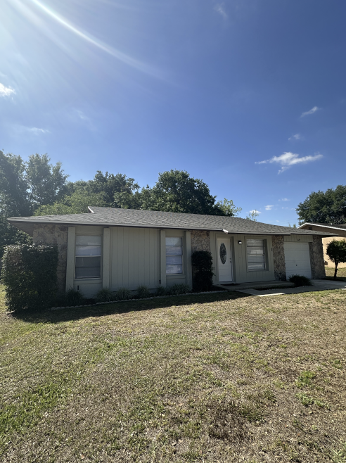 property at 924 Poplar Dr