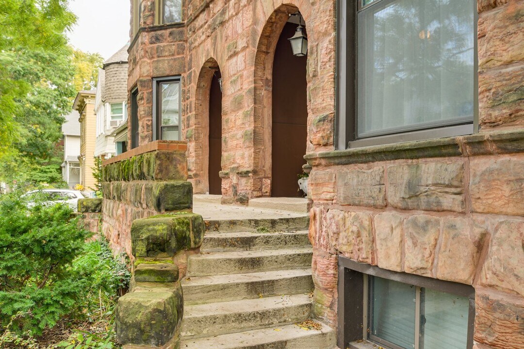 5429 S Blackstone Ave, Unit Condo in Chicago, IL - Building Photo