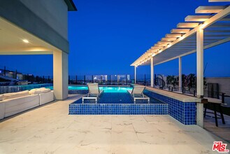 20422 Birmingham Way in Los Angeles, CA - Building Photo - Building Photo
