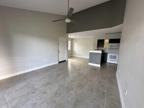 7872 Sonoma Springs Cir in Greenacres, FL - Building Photo - Building Photo