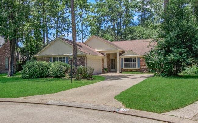 property at 35 Cottage Grove Pl