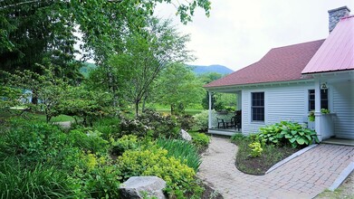 7 Tee House Lane in Waterville Valley, NH - Building Photo - Building Photo