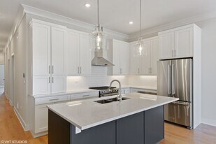 3116 N Clybourn Ave in Chicago, IL - Building Photo