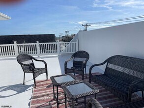7318 Ventnor Ave in Ventnor City, NJ - Building Photo - Building Photo