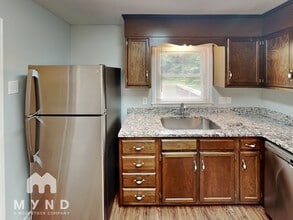 112 Pineview Ct in Statesville, NC - Building Photo - Building Photo